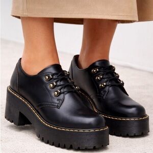 NIB Dr. Martens Leona Lug Sole Platform Derby Black Leather Sz 9